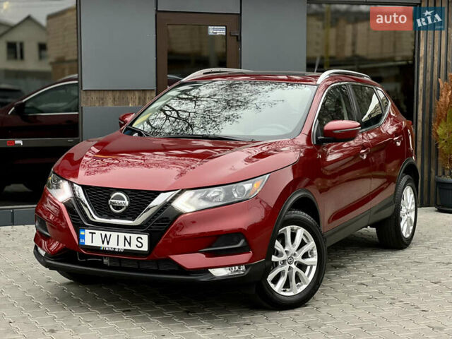 Красный Ниссан Rogue Sport, объемом двигателя 2 л и пробегом 45 тыс. км за 18900 $, фото 1 на Automoto.ua