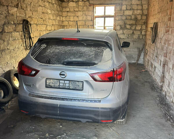 Серый Ниссан Rogue Sport, объемом двигателя 2 л и пробегом 63 тыс. км за 8000 $, фото 1 на Automoto.ua