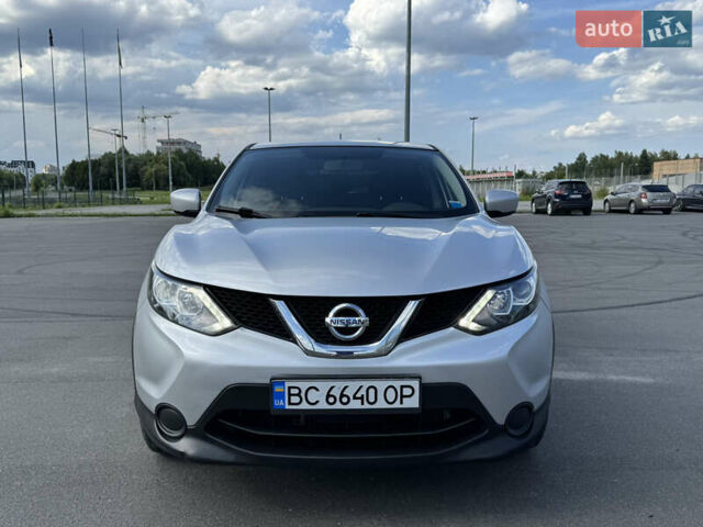 Серый Ниссан Rogue Sport, объемом двигателя 2 л и пробегом 76 тыс. км за 14000 $, фото 1 на Automoto.ua