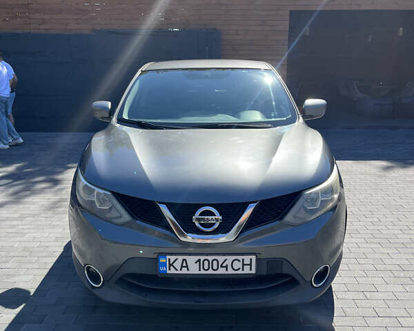 Серый Ниссан Rogue Sport, объемом двигателя 2 л и пробегом 98 тыс. км за 14000 $, фото 1 на Automoto.ua