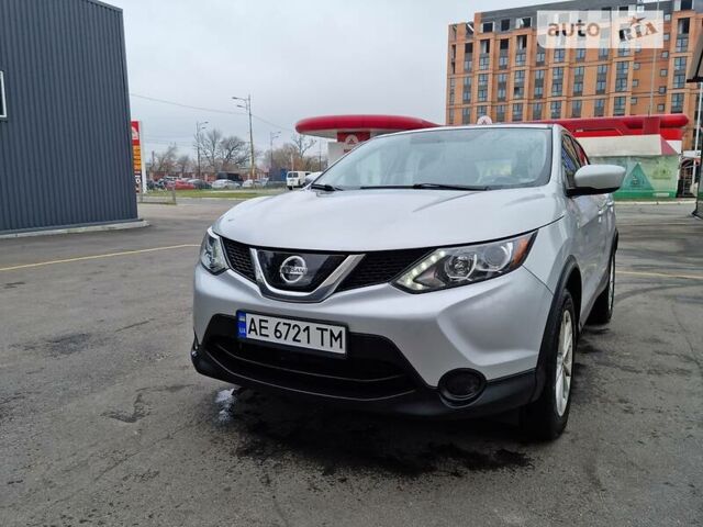 Сірий Ніссан Rogue Sport, об'ємом двигуна 2 л та пробігом 72 тис. км за 14800 $, фото 1 на Automoto.ua