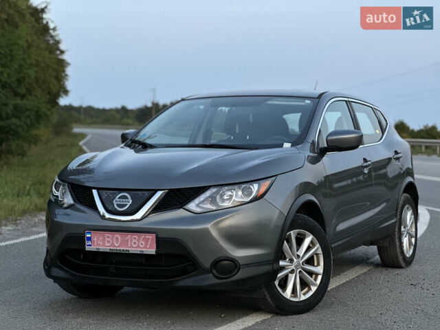 Серый Ниссан Rogue Sport, объемом двигателя 2 л и пробегом 181 тыс. км за 12900 $, фото 1 на Automoto.ua