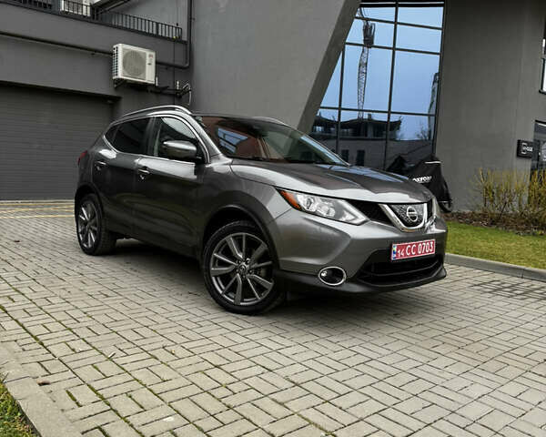 Серый Ниссан Rogue Sport, объемом двигателя 2 л и пробегом 61 тыс. км за 15500 $, фото 1 на Automoto.ua