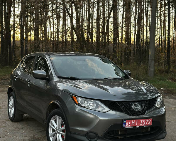 Сірий Ніссан Rogue Sport, об'ємом двигуна 2 л та пробігом 170 тис. км за 14500 $, фото 1 на Automoto.ua