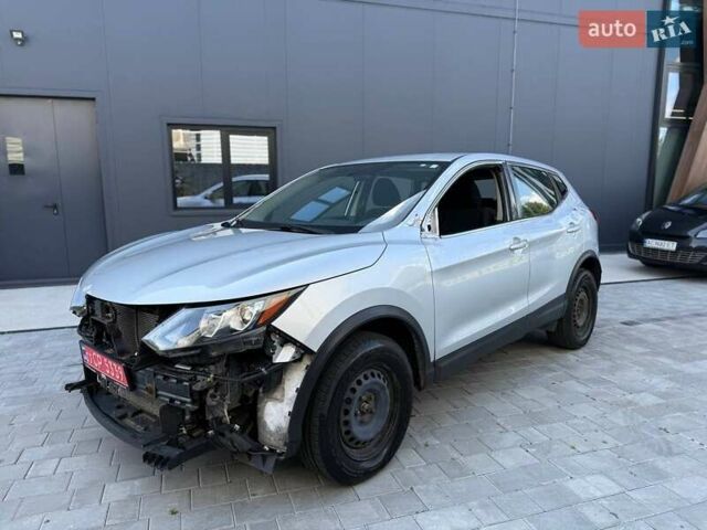 Сірий Ніссан Rogue Sport, об'ємом двигуна 2 л та пробігом 193 тис. км за 9500 $, фото 1 на Automoto.ua