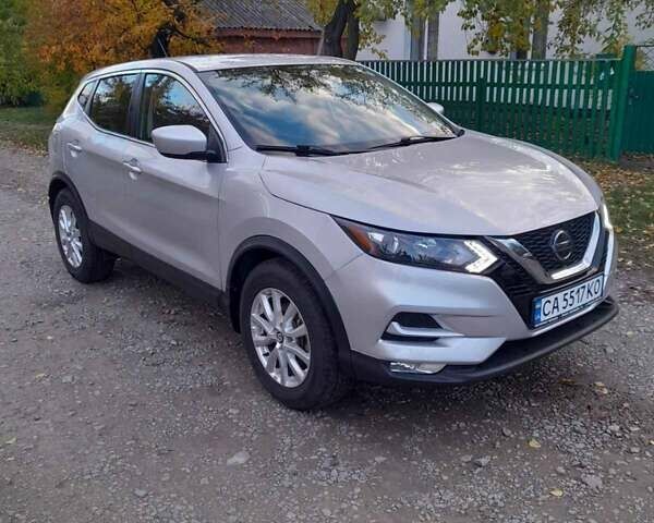 Серый Ниссан Rogue Sport, объемом двигателя 2 л и пробегом 83 тыс. км за 14800 $, фото 1 на Automoto.ua