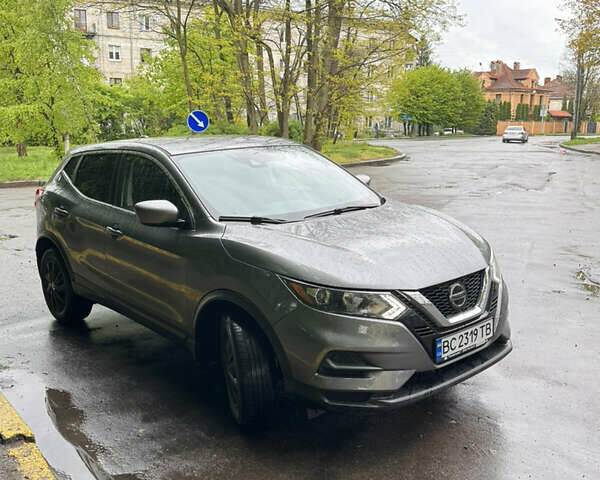 Сірий Ніссан Rogue Sport, об'ємом двигуна 2 л та пробігом 72 тис. км за 16500 $, фото 1 на Automoto.ua