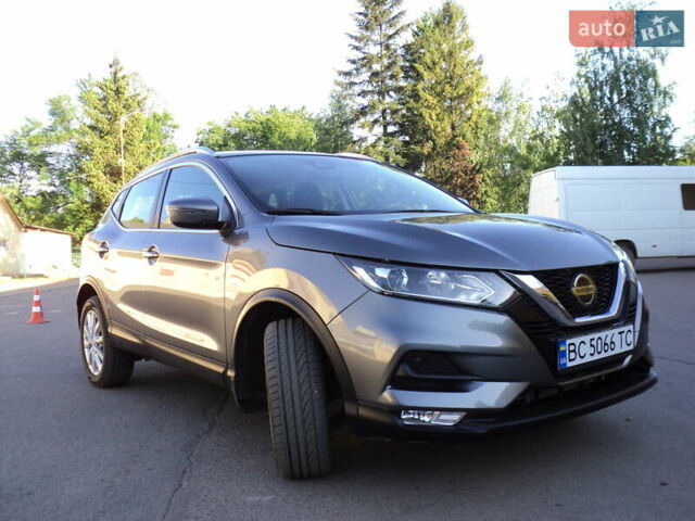 Серый Ниссан Rogue Sport, объемом двигателя 2 л и пробегом 65 тыс. км за 16100 $, фото 1 на Automoto.ua