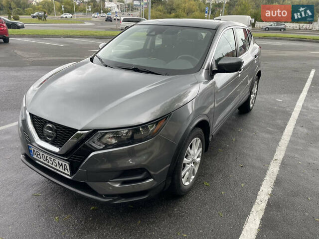 Серый Ниссан Rogue Sport, объемом двигателя 2 л и пробегом 60 тыс. км за 15500 $, фото 1 на Automoto.ua