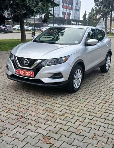 Серый Ниссан Rogue Sport, объемом двигателя 2 л и пробегом 35 тыс. км за 15950 $, фото 1 на Automoto.ua