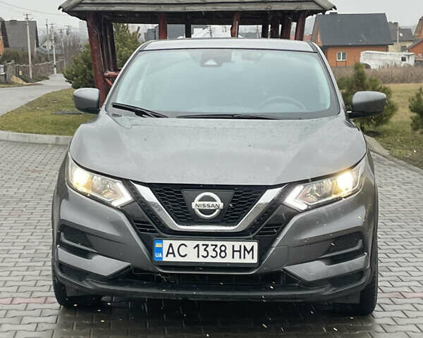 Серый Ниссан Rogue Sport, объемом двигателя 2 л и пробегом 28 тыс. км за 19000 $, фото 1 на Automoto.ua