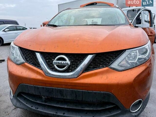 Оранжевый Ниссан Rogue Sport, объемом двигателя 2 л и пробегом 110 тыс. км за 11200 $, фото 1 на Automoto.ua