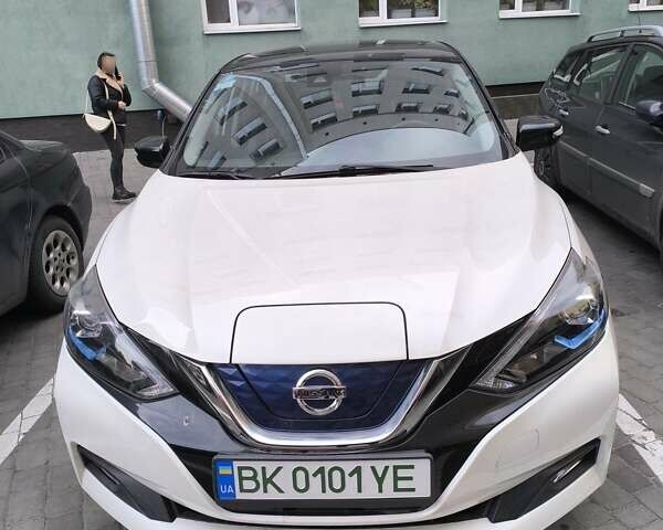 Білий Ніссан Sylphy, об'ємом двигуна 0 л та пробігом 34 тис. км за 17500 $, фото 1 на Automoto.ua