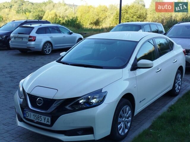 Белый Ниссан Sylphy, объемом двигателя 0 л и пробегом 45 тыс. км за 12500 $, фото 1 на Automoto.ua