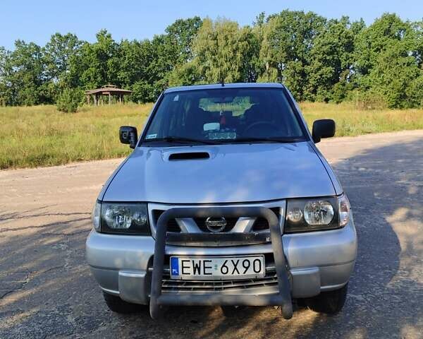 Сірий Ніссан Terrano II, об'ємом двигуна 2.7 л та пробігом 242 тис. км за 5500 $, фото 1 на Automoto.ua