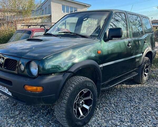 Зеленый Ниссан Terrano II, объемом двигателя 2.39 л и пробегом 275 тыс. км за 4800 $, фото 1 на Automoto.ua