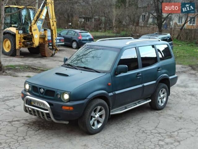 Зеленый Ниссан Terrano II, объемом двигателя 2.4 л и пробегом 330 тыс. км за 6900 $, фото 1 на Automoto.ua