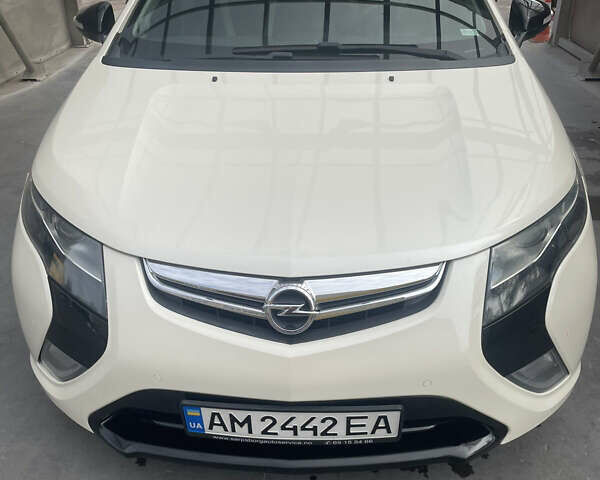 Белый Опель Ампера, объемом двигателя 1.4 л и пробегом 217 тыс. км за 9950 $, фото 1 на Automoto.ua