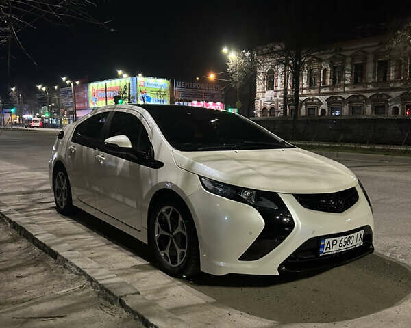 Белый Опель Ампера, объемом двигателя 1.4 л и пробегом 117 тыс. км за 16000 $, фото 1 на Automoto.ua