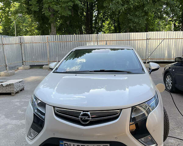 Белый Опель Ампера, объемом двигателя 1.4 л и пробегом 180 тыс. км за 11000 $, фото 1 на Automoto.ua