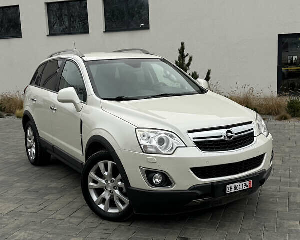 Белый Опель Антара, объемом двигателя 2.2 л и пробегом 212 тыс. км за 10499 $, фото 1 на Automoto.ua