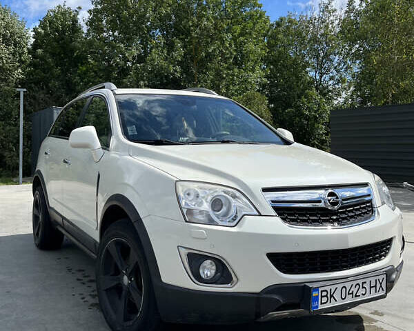 Білий Опель Антара, об'ємом двигуна 2.2 л та пробігом 189 тис. км за 9900 $, фото 1 на Automoto.ua