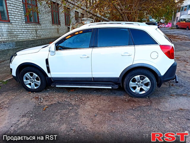 Белый Опель Антара, объемом двигателя 2.4 л и пробегом 179 тыс. км за 9900 $, фото 1 на Automoto.ua