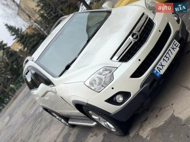 Білий Опель Антара, об'ємом двигуна 2.38 л та пробігом 154 тис. км за 9799 $, фото 1 на Automoto.ua