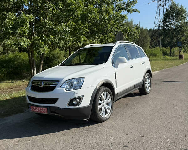 Белый Опель Антара, объемом двигателя 2.2 л и пробегом 158 тыс. км за 14800 $, фото 1 на Automoto.ua