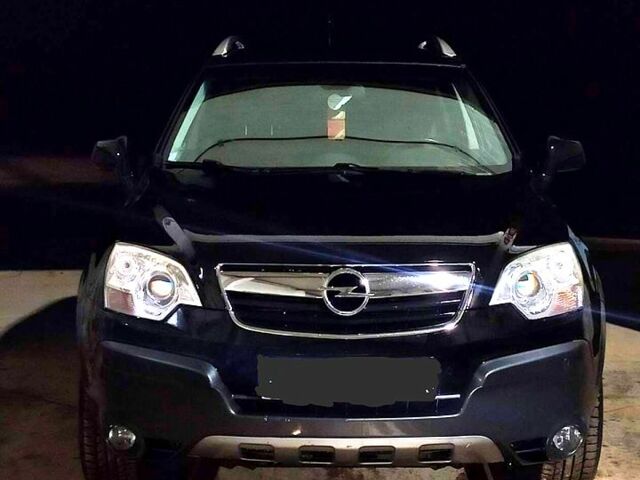 Чорний Опель Антара, об'ємом двигуна 2 л та пробігом 231 тис. км за 8600 $, фото 1 на Automoto.ua