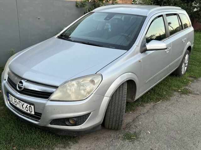 Сірий Опель Антара, об'ємом двигуна 1.9 л та пробігом 431 тис. км за 3100 $, фото 1 на Automoto.ua
