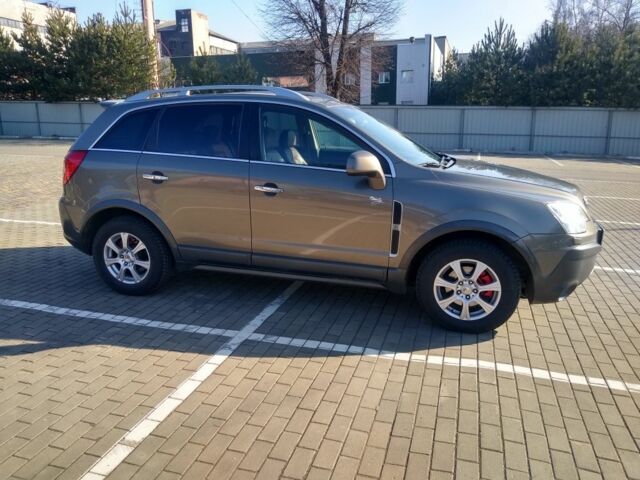 Серый Опель Антара, объемом двигателя 2 л и пробегом 242 тыс. км за 8200 $, фото 1 на Automoto.ua