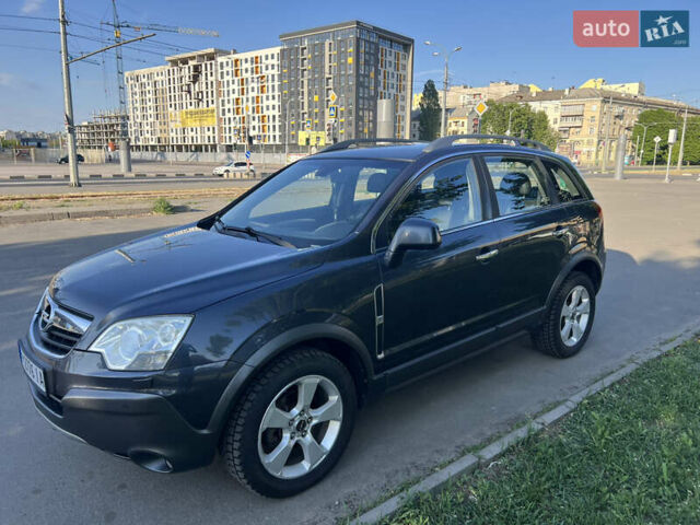 Серый Опель Антара, объемом двигателя 1.99 л и пробегом 230 тыс. км за 9300 $, фото 1 на Automoto.ua