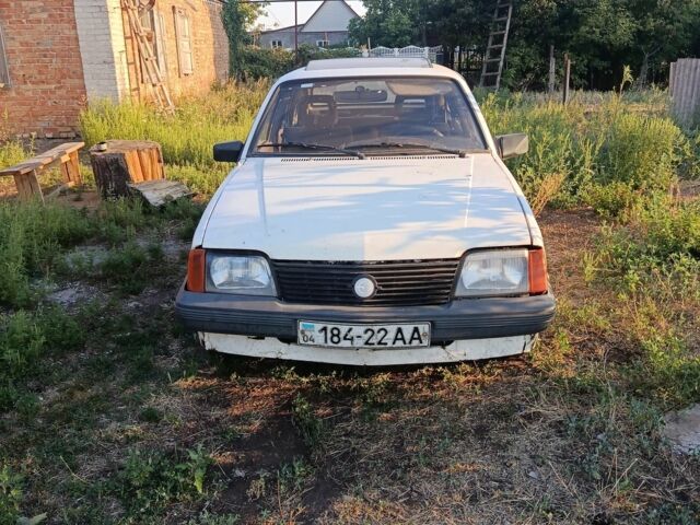 Білий Опель Аскона, об'ємом двигуна 0 л та пробігом 12 тис. км за 402 $, фото 1 на Automoto.ua