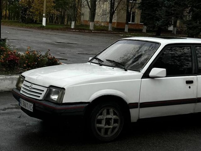 Білий Опель Аскона, об'ємом двигуна 2 л та пробігом 1 тис. км за 392 $, фото 1 на Automoto.ua
