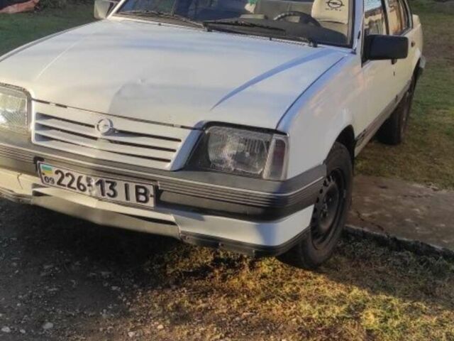 Білий Опель Аскона, об'ємом двигуна 1.6 л та пробігом 35 тис. км за 1250 $, фото 1 на Automoto.ua