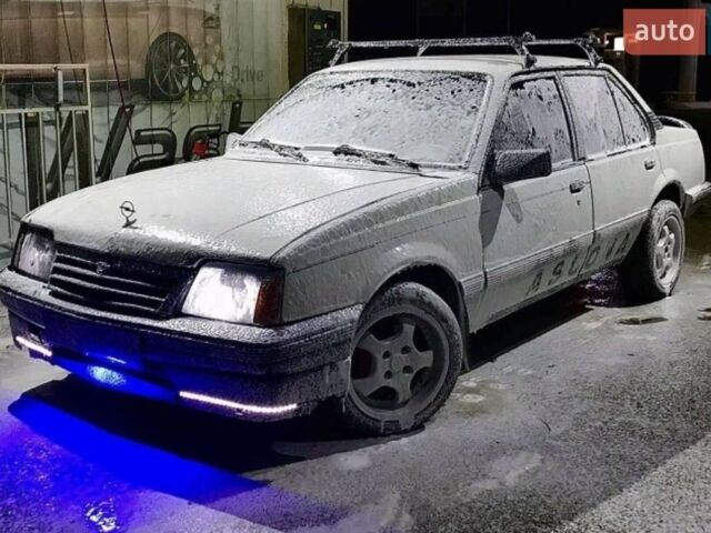 Білий Опель Аскона, об'ємом двигуна 0 л та пробігом 123 тис. км за 1300 $, фото 1 на Automoto.ua