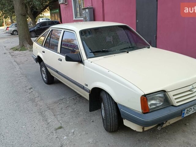 Бежевий Опель Аскона, об'ємом двигуна 1.6 л та пробігом 275 тис. км за 1337 $, фото 1 на Automoto.ua