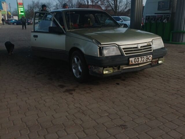 Бежевий Опель Аскона, об'ємом двигуна 1.6 л та пробігом 300 тис. км за 650 $, фото 1 на Automoto.ua