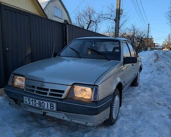 Бежевый Опель Аскона, объемом двигателя 1.6 л и пробегом 167 тыс. км за 1000 $, фото 1 на Automoto.ua