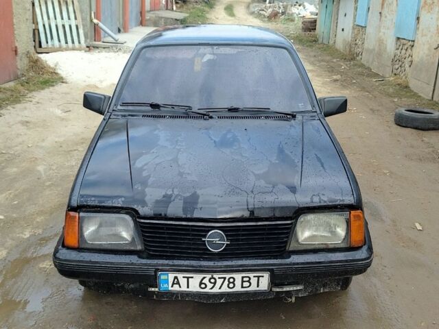 Чорний Опель Аскона, об'ємом двигуна 1.6 л та пробігом 300 тис. км за 599 $, фото 1 на Automoto.ua