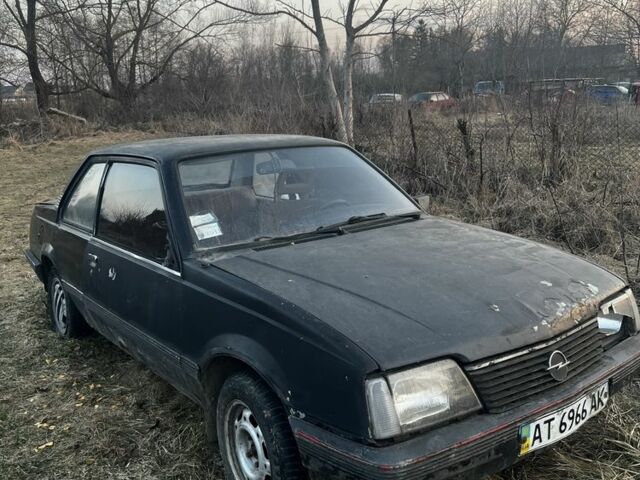 Черный Опель Аскона, объемом двигателя 1.3 л и пробегом 150 тыс. км за 300 $, фото 1 на Automoto.ua