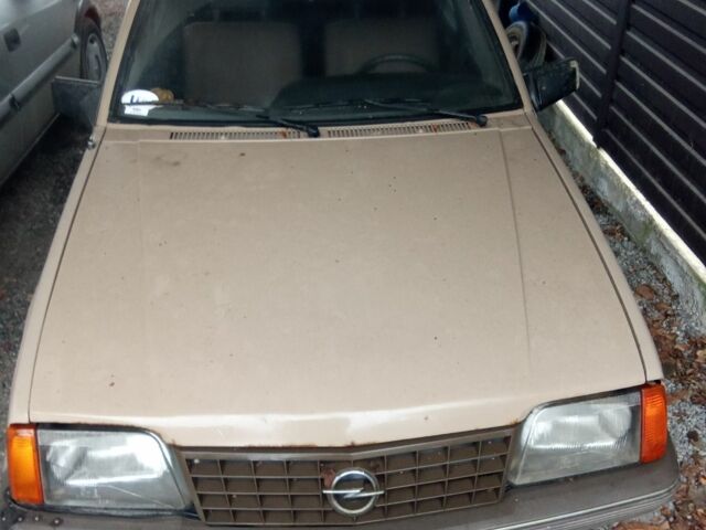 Коричневий Опель Аскона, об'ємом двигуна 1.6 л та пробігом 100 тис. км за 600 $, фото 1 на Automoto.ua