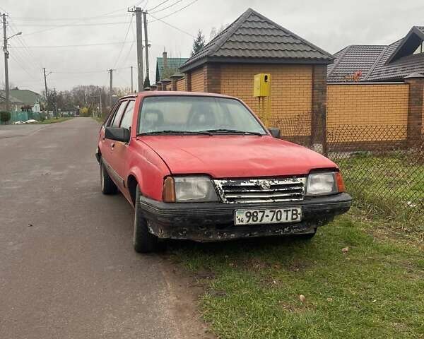 Красный Опель Аскона, объемом двигателя 1.6 л и пробегом 200 тыс. км за 500 $, фото 1 на Automoto.ua