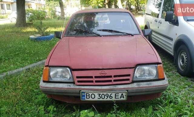 Червоний Опель Аскона, об'ємом двигуна 1.8 л та пробігом 67 тис. км за 600 $, фото 1 на Automoto.ua