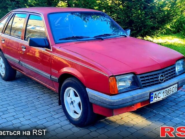 Червоний Опель Аскона, об'ємом двигуна 1.6 л та пробігом 300 тис. км за 800 $, фото 1 на Automoto.ua