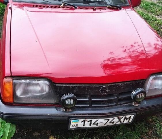 Червоний Опель Аскона, об'ємом двигуна 1.6 л та пробігом 111 тис. км за 1000 $, фото 1 на Automoto.ua