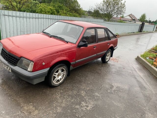 Красный Опель Аскона, объемом двигателя 8 л и пробегом 200 тыс. км за 25000 $, фото 1 на Automoto.ua