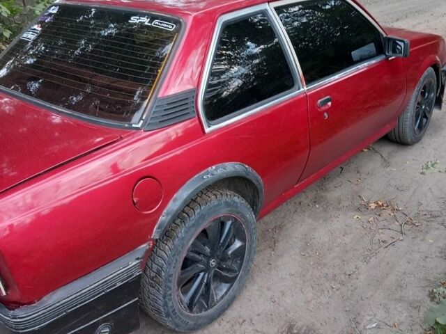 Красный Опель Аскона, объемом двигателя 1.6 л и пробегом 300 тыс. км за 1000 $, фото 1 на Automoto.ua