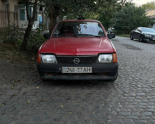 Красный Опель Аскона, объемом двигателя 1.6 л и пробегом 300 тыс. км за 750 $, фото 1 на Automoto.ua